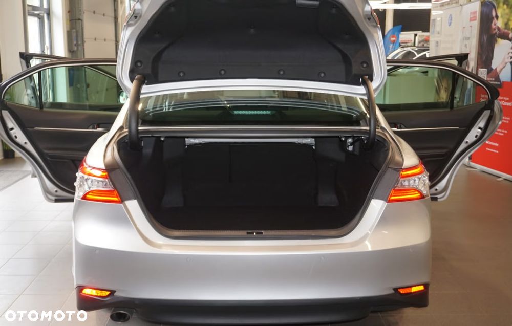 Toyota Camry Executive - 9