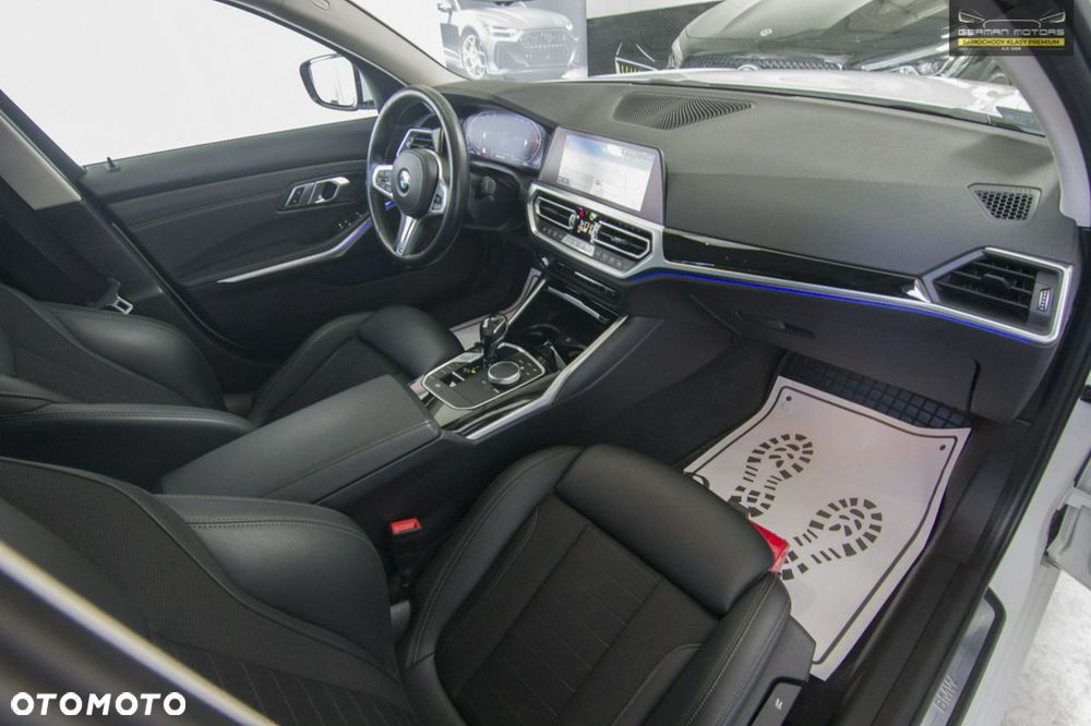 BMW Seria 3 318i Sport Line - 29