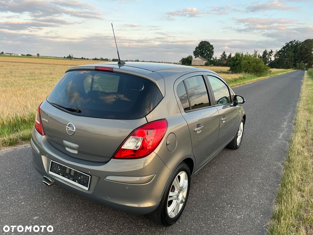 Opel Corsa 1.2 16V Color Edition - 4