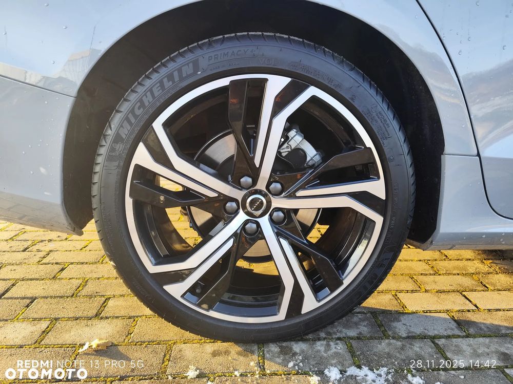 Volvo V60 B4 B Plus Dark - 24