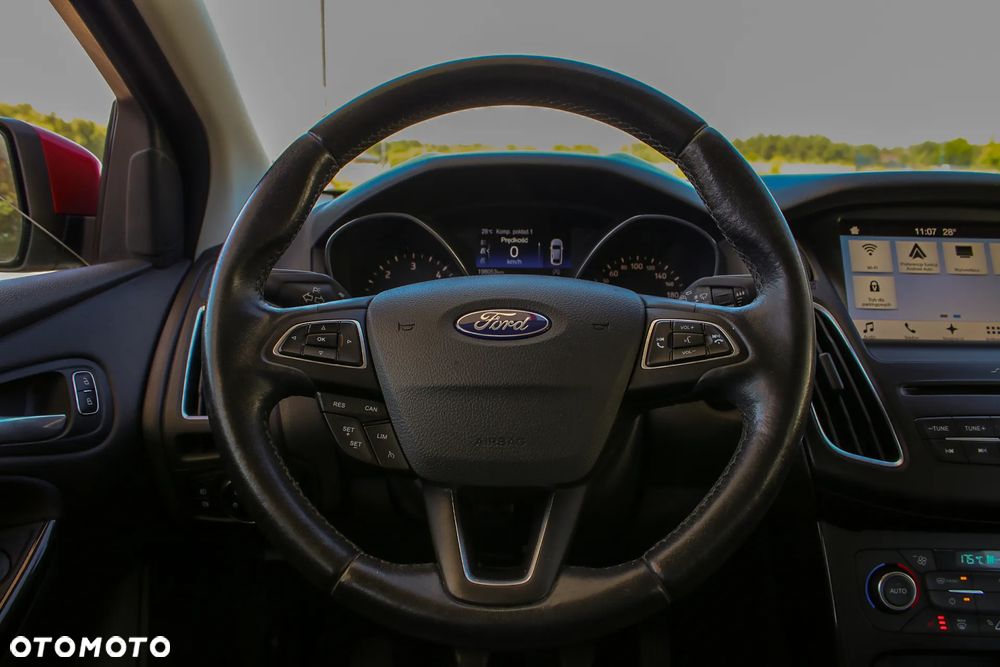 Ford Focus 1.5 EcoBlue Start-Stopp-System ST-LINE DESIGN - 34
