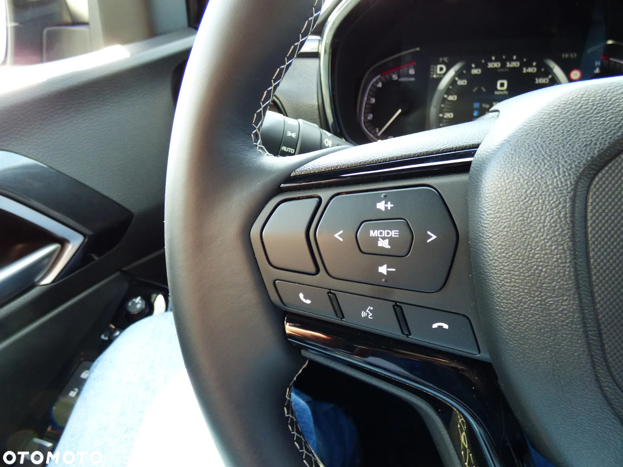 Isuzu D-Max 1.9 DC LSE - 14