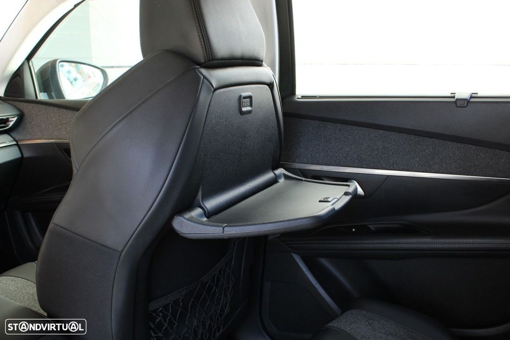 Peugeot 5008 BlueHDI 130 EAT8 Allure Pack - 31