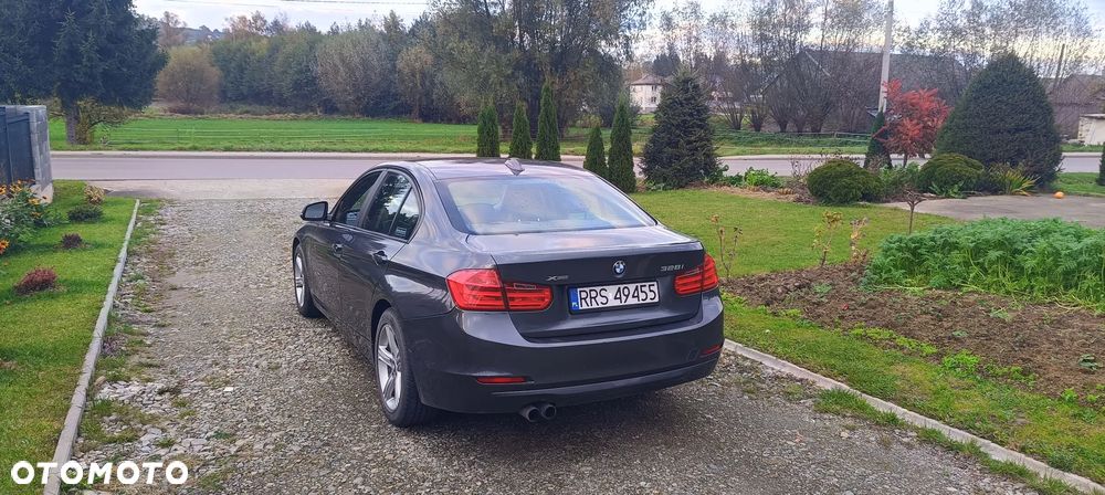 BMW Seria 3 328i xDrive Luxury Line - 8