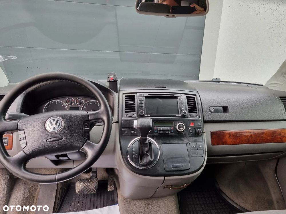 Volkswagen Multivan - 7