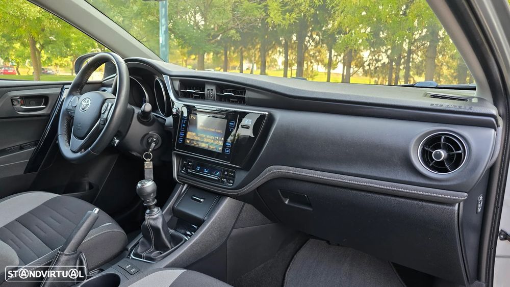 Toyota Auris 1.2T Comfort+Pack Techno +P.Sport — fotografia 49