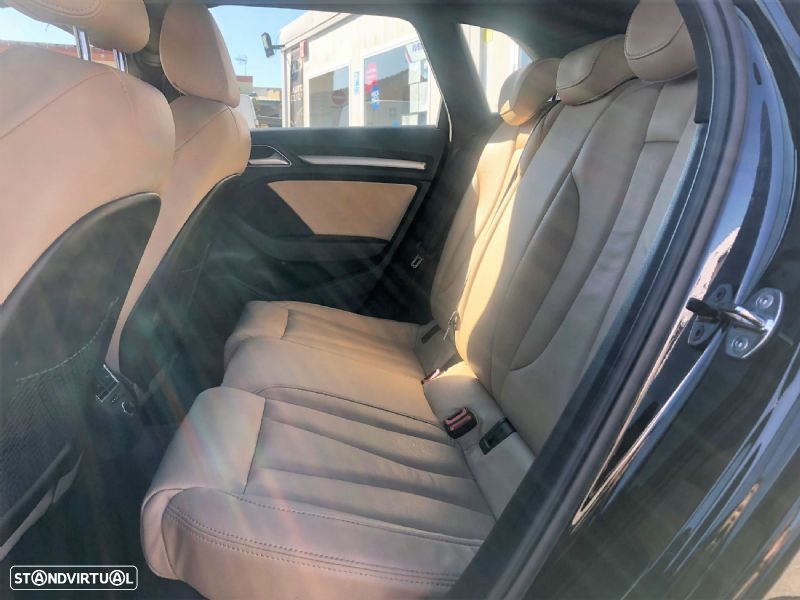 Audi A3 Sportback 1.6 TDI S-line S tronic - 24