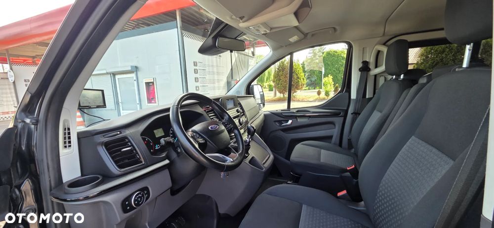 Ford Tourneo Custom 2.0 EcoBlue L1 Titanium - 26