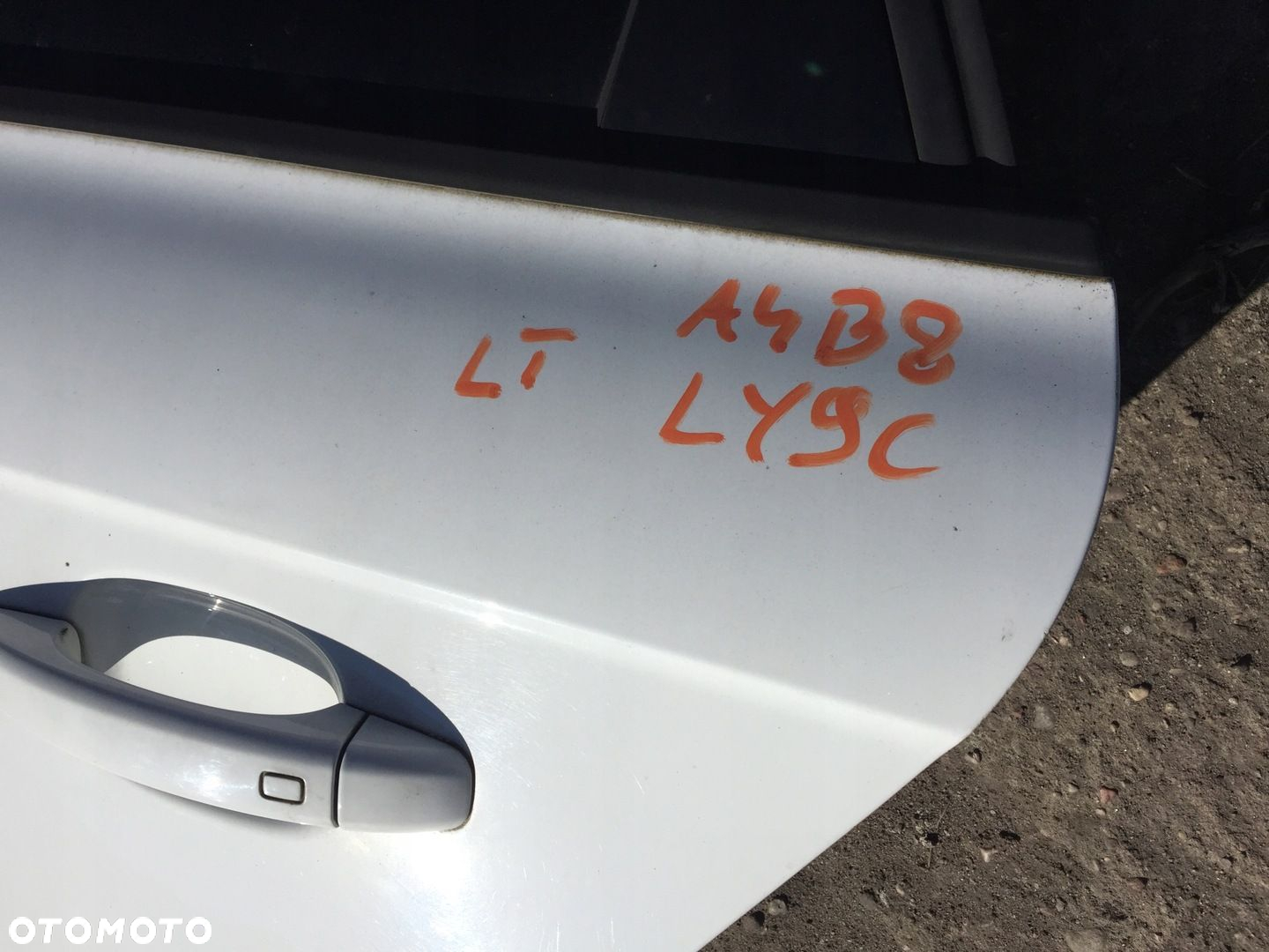AUDI A4 B8 SEDAN DRZWI LEWE TYLNE LEWY TYŁ LY9C - 2