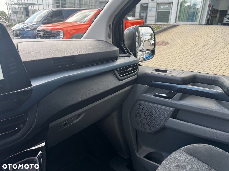 Ford Tourneo Custom - 22