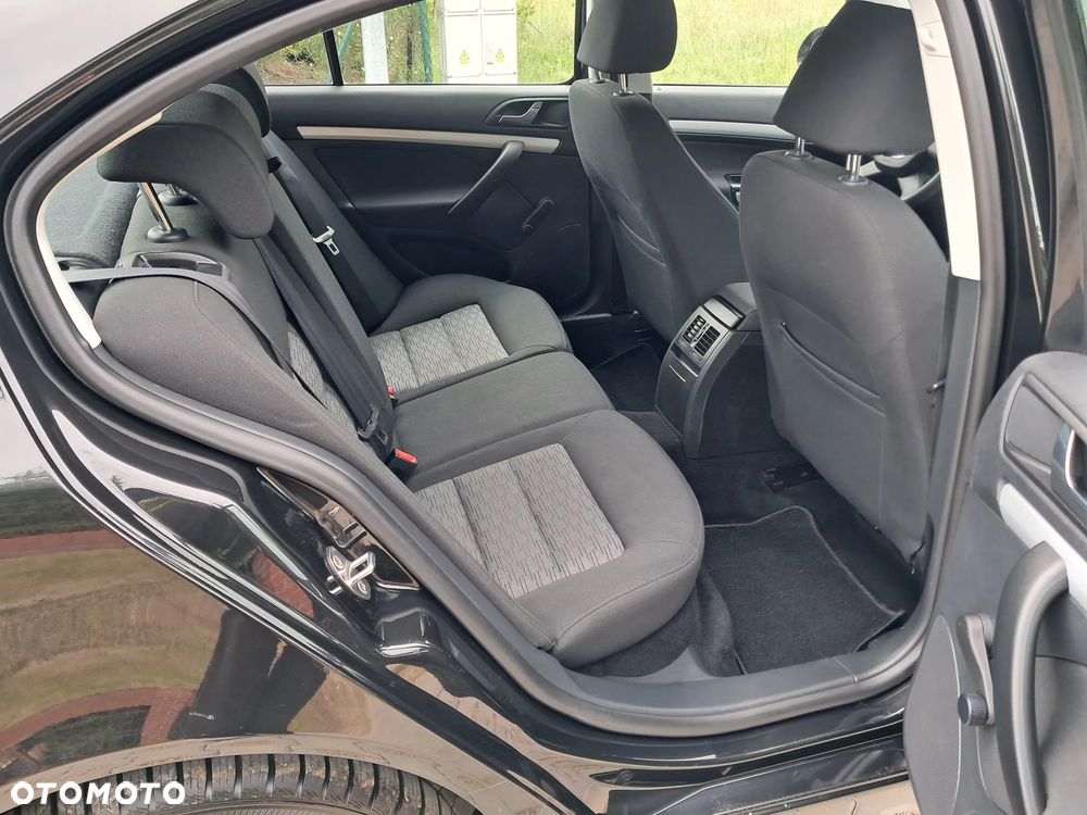 Skoda Octavia 1.6 SPORT EDITION - 20
