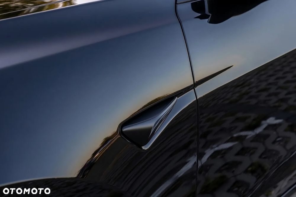 Tesla Model 3 - 10