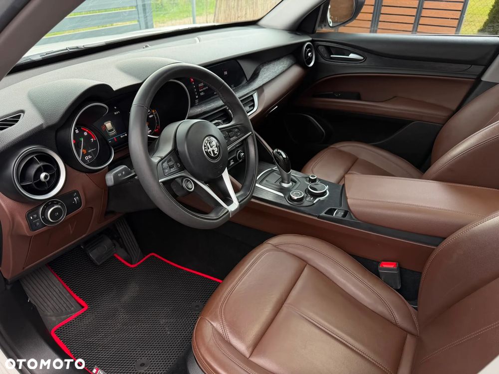 Alfa Romeo Stelvio 2.0 Turbo TI Q4 - 12