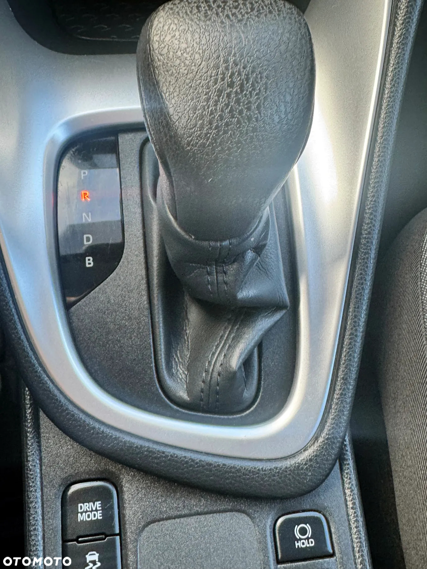Toyota Yaris Hybrid 1.5 Premiere Edition - 25