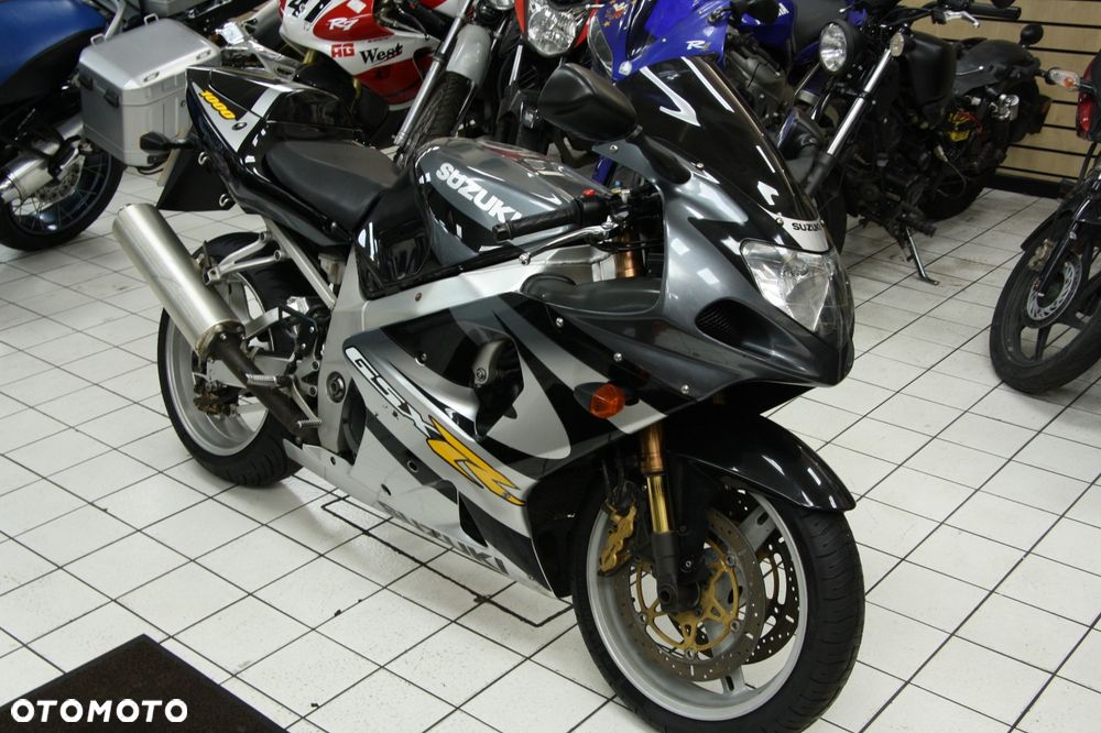 SUZUKI GSXR 1000 K1 K2 K3 owiewka osłona boczek zbiornik silnik zawieszenie set podnóżek siedzenie chłodnica regulator moduł przełącznik przekaźnik licznik wiązka stelaż podnóżek reflektor czasza - 1