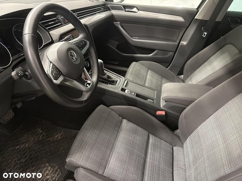 Volkswagen Passat 2.0 TSI Business DSG - 11