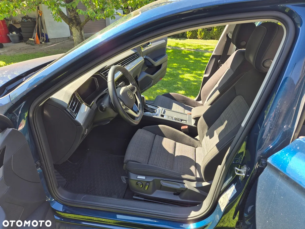 Volkswagen Passat - 13