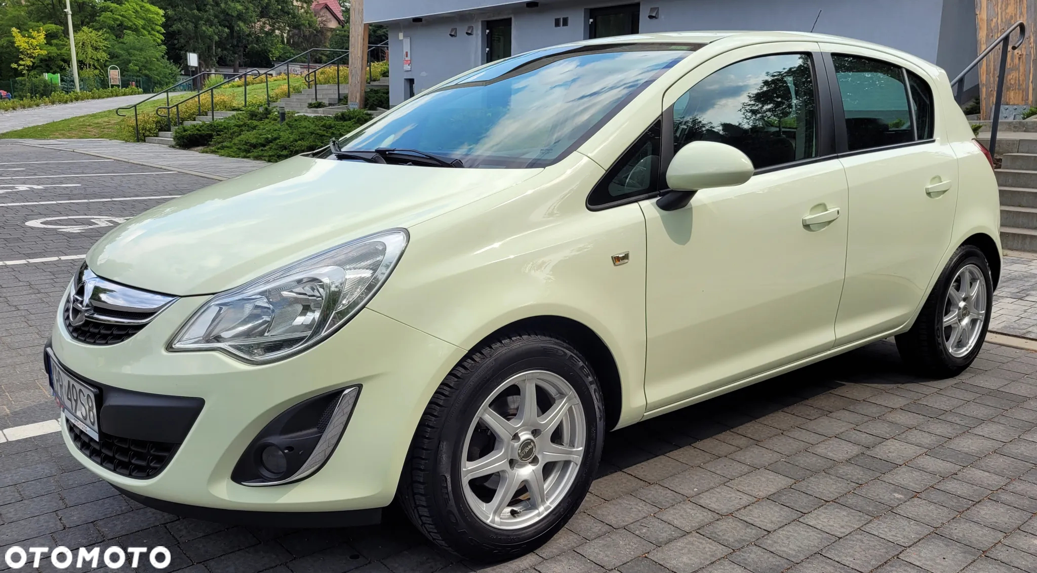 Opel Corsa 1.2 16V Edition 150 - 2
