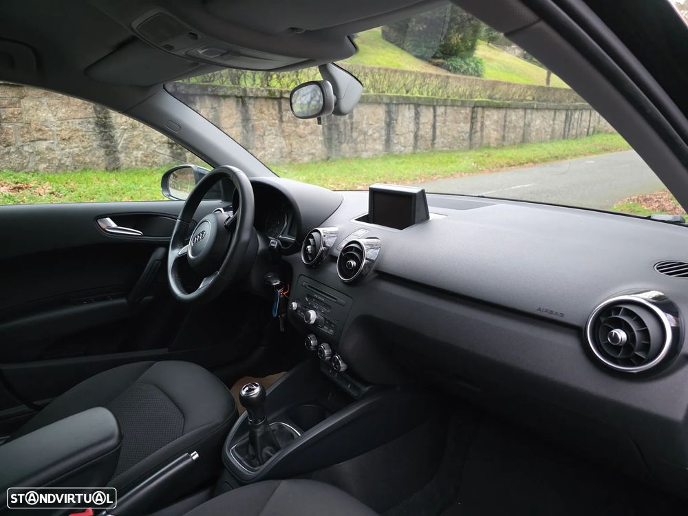 Audi A1 Sportback 1.6 TDI S-line - 19