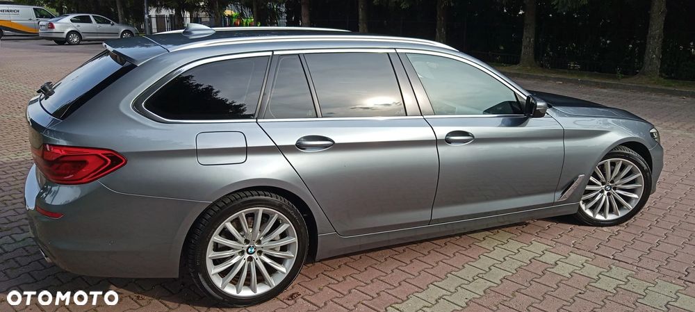 BMW Seria 5 520d Sport Line - 3