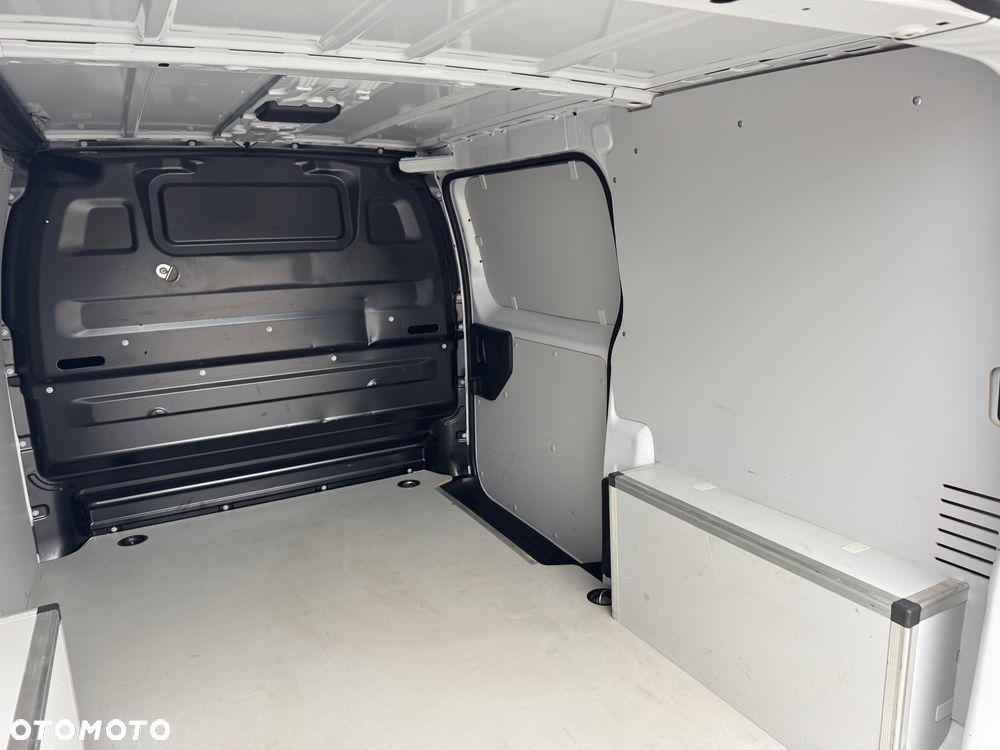 Opel Vivaro - 24