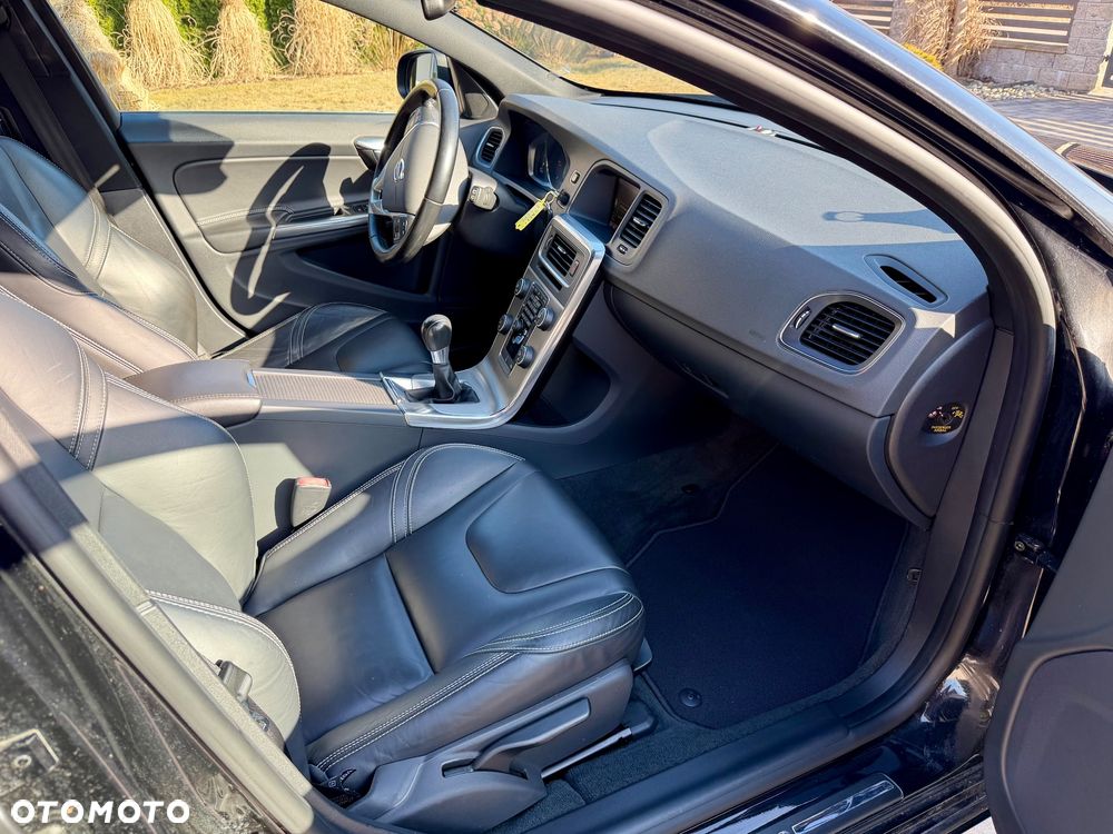 Volvo V60 D4 Business Edition - 27