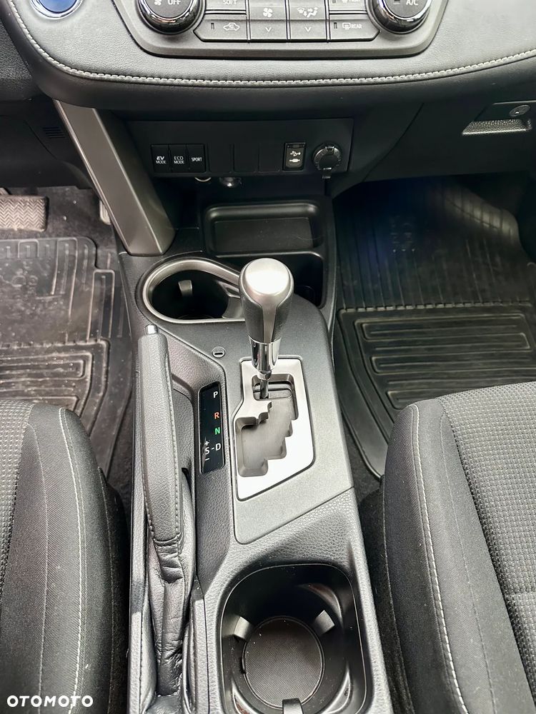 Toyota RAV4 - 16