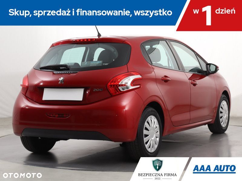 Peugeot 208 - 6