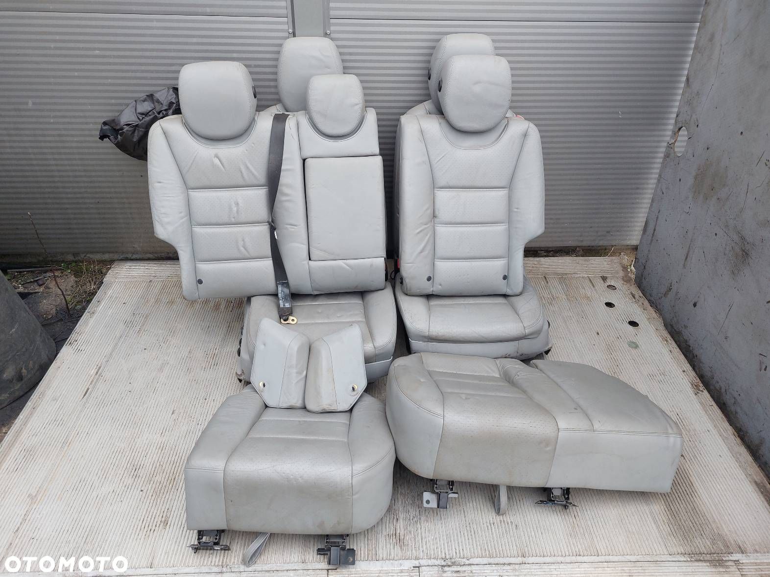 KOMPLET FOTELI LEWY PRAWY KANAPA TYŁ PORSCHE CAYENNE  I - 1