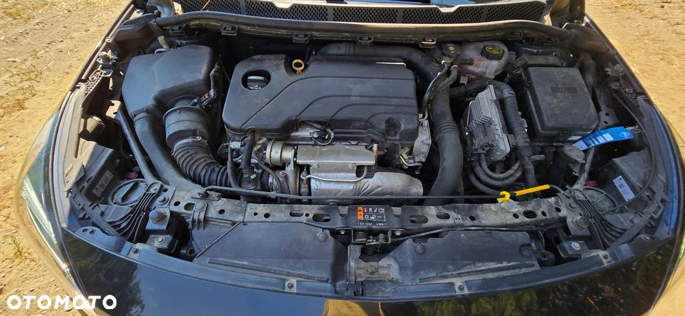 Opel Astra 1.4 Turbo Start/Stop Dynamic - 40