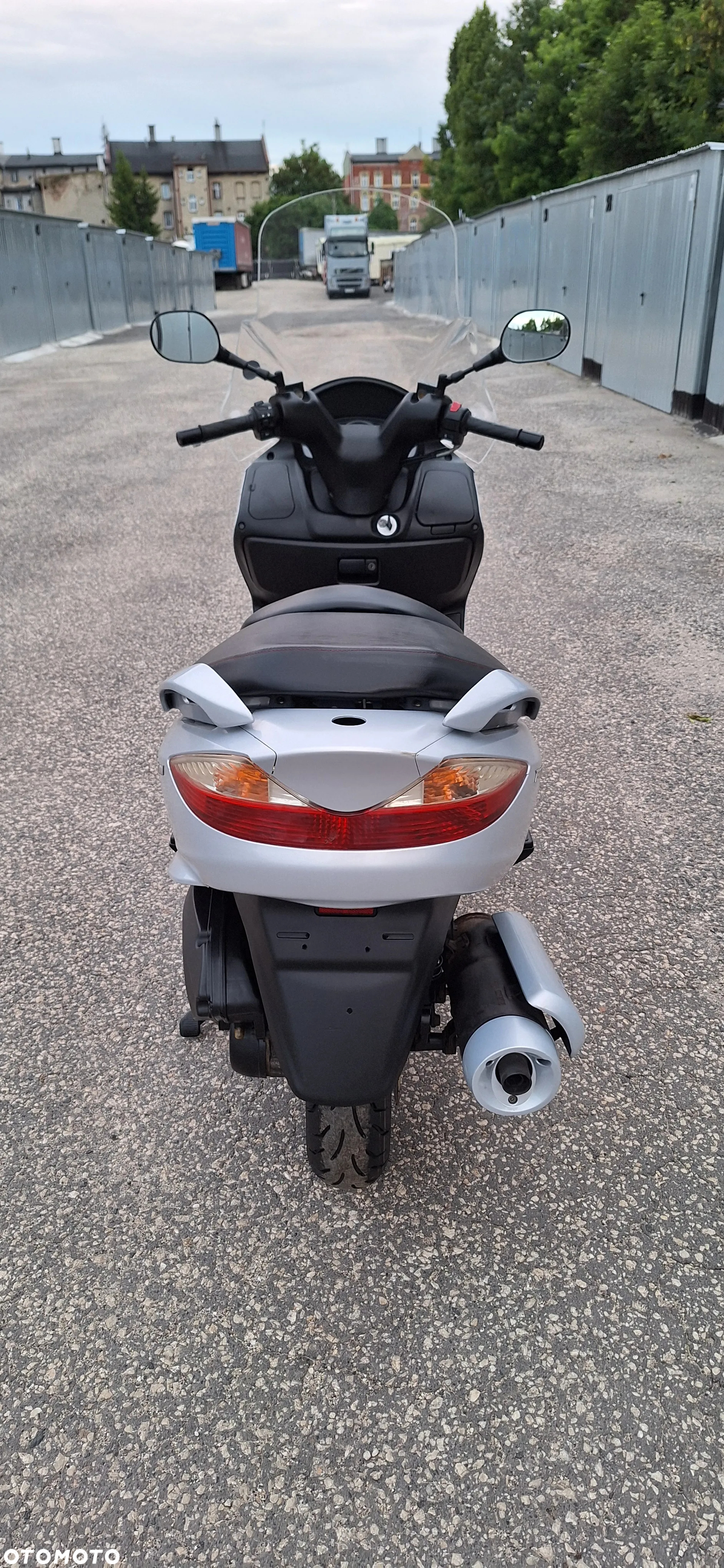 Suzuki Burgman - 10