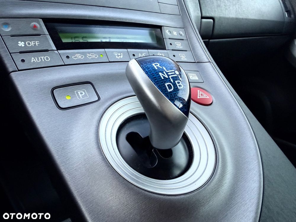 Toyota Prius 1.8 HSD Life - 14