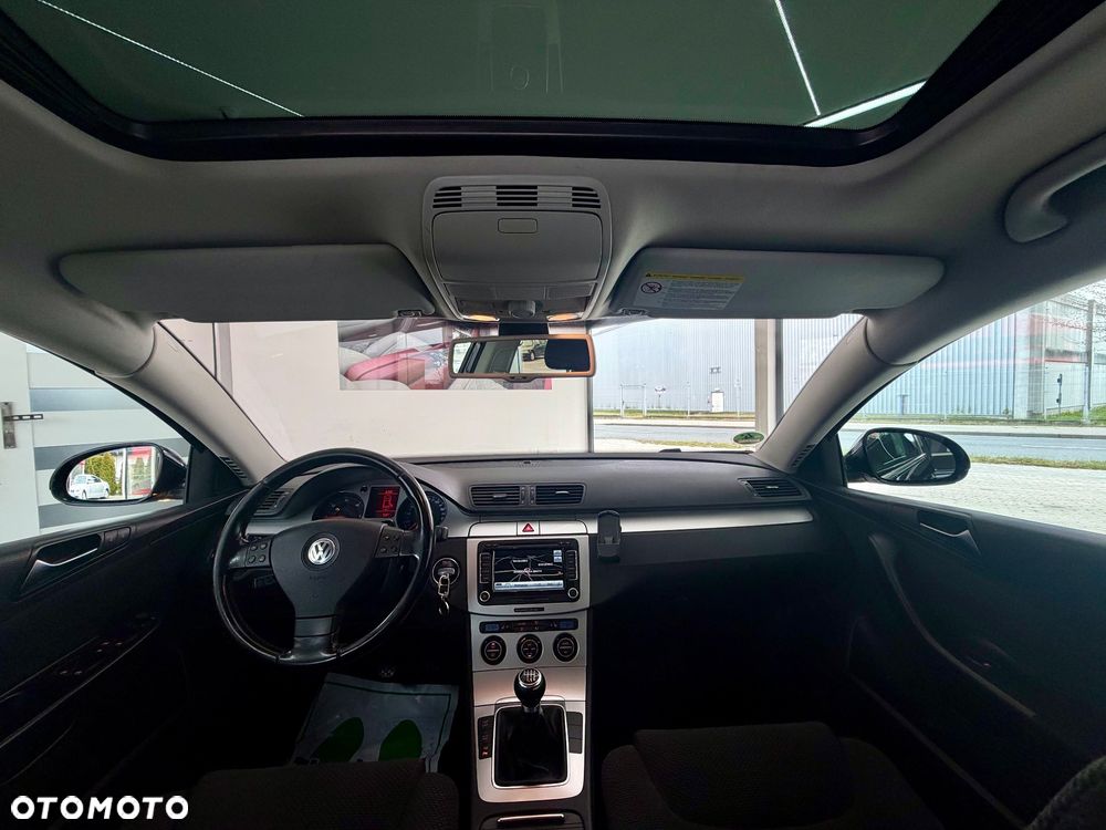 Volkswagen Passat - 8