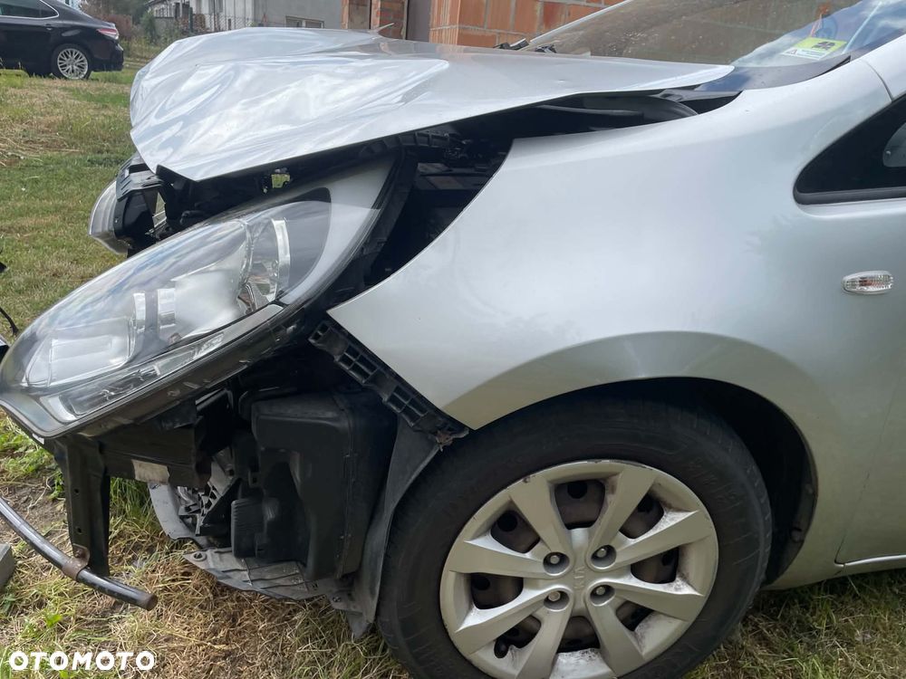 Kia Rio 1.4 crdi M - 9