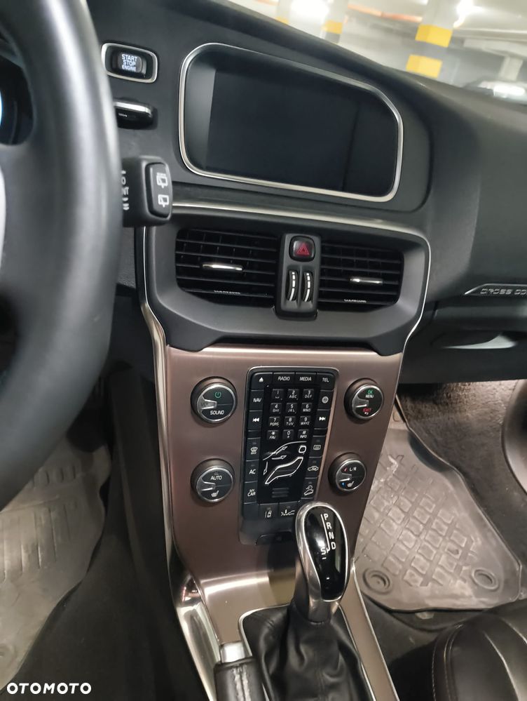 Volvo V40 Cross Country T4 AWD Geartronic Momentum - 6