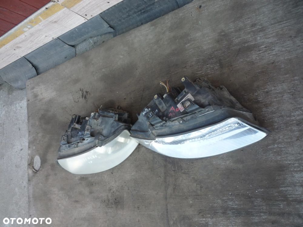 AUDI A4 B6 LAMPA PRZEDNIA LEWA LUB PRAWA - 2