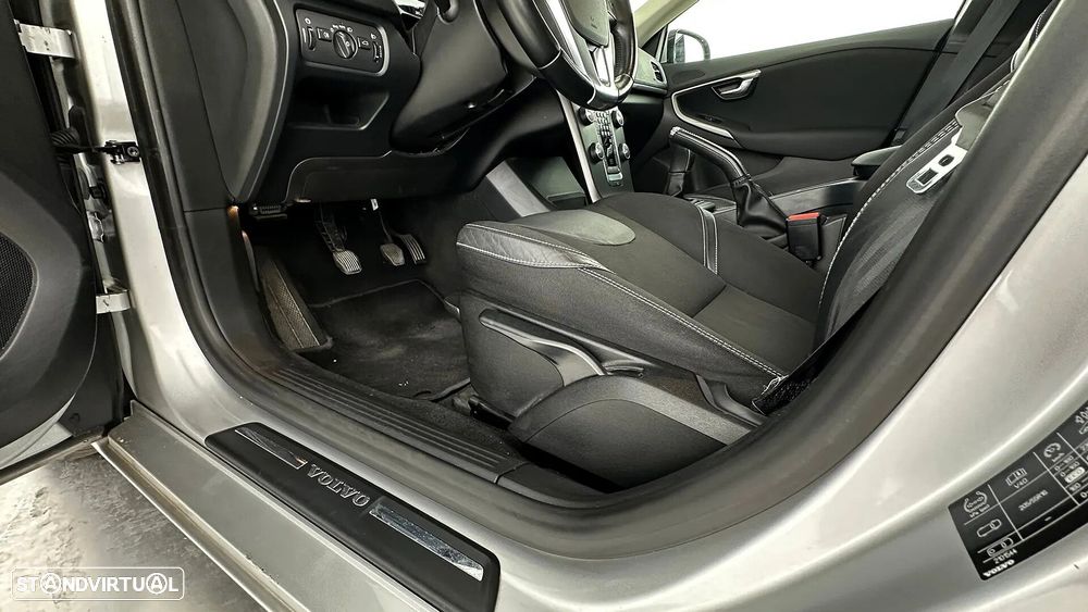 Volvo V40 1.6 D2 Eco Momentum - 26