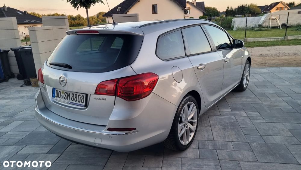 Opel Astra 1.4 T Cosmo - 4