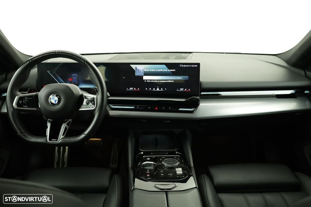 BMW 520 d Pack Desportivo M - 8