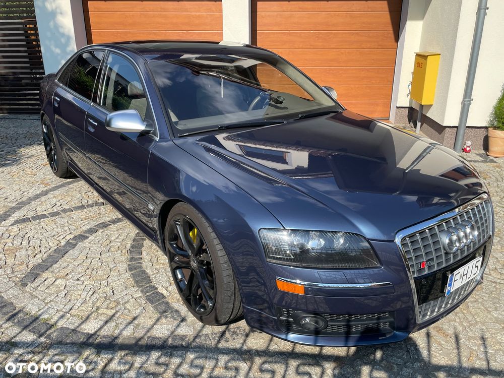 Audi A8 4.2 Quattro - 8