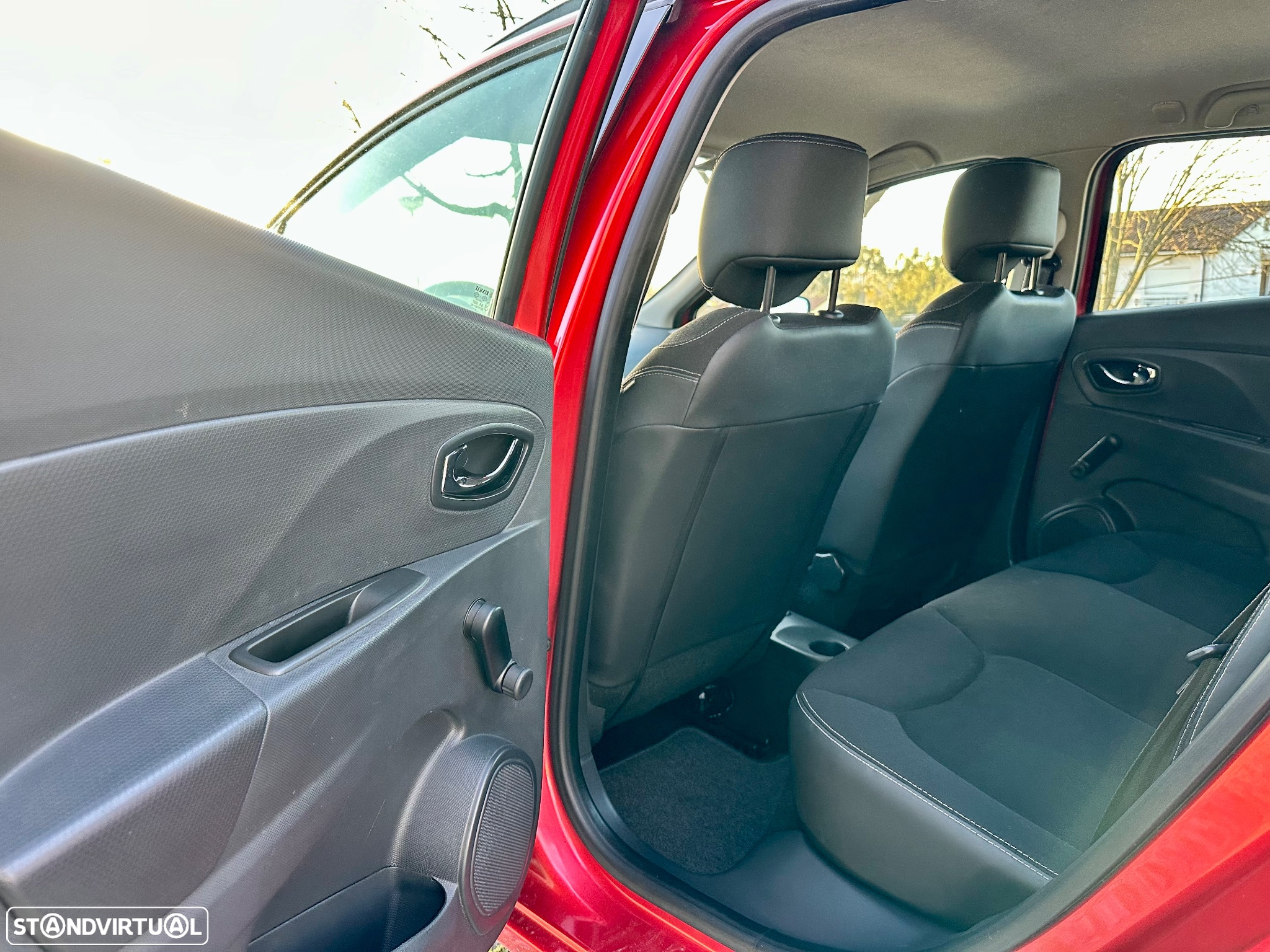 Renault Clio Sport Tourer 1.5 dCi Dynamique S - 20