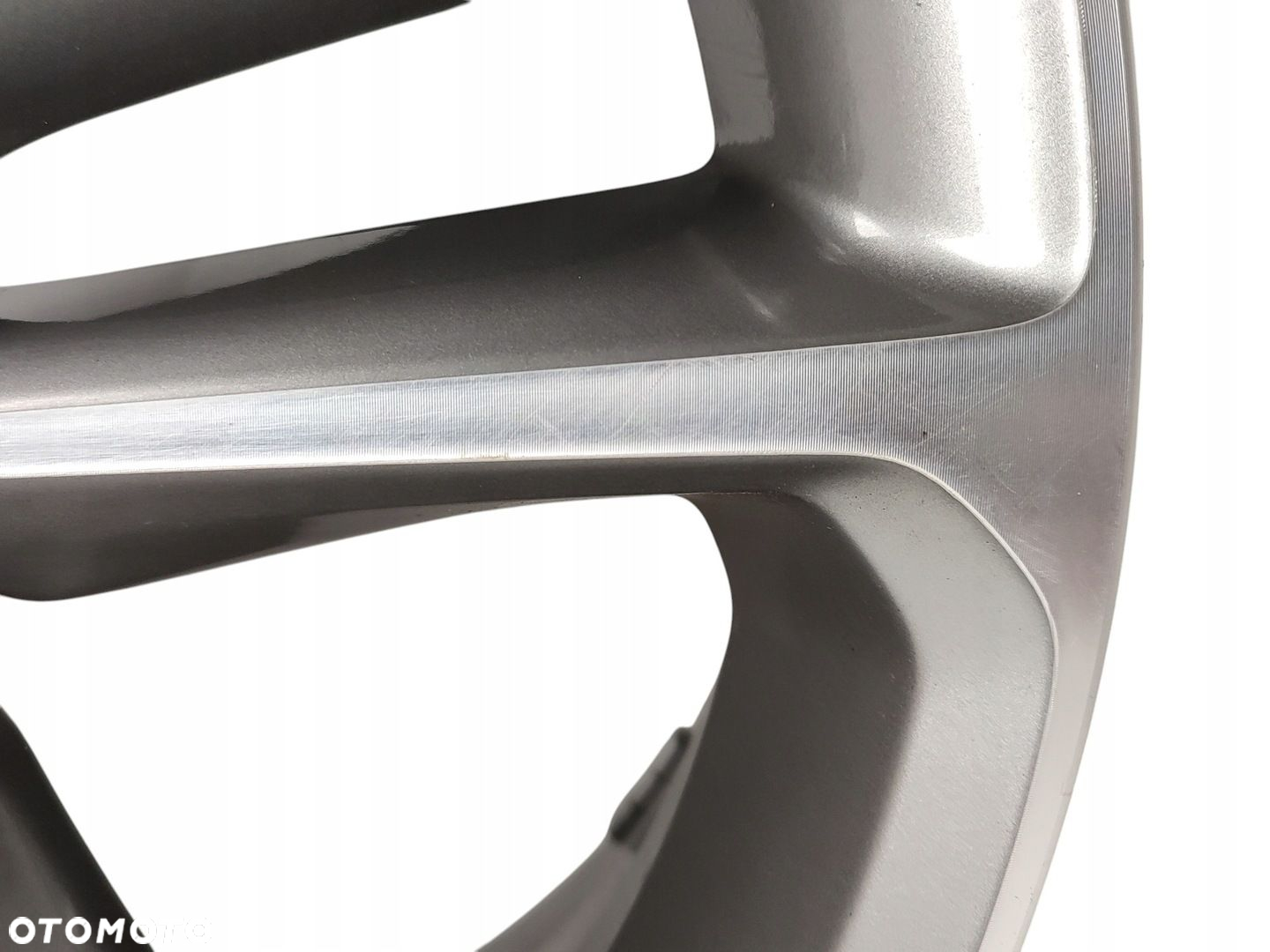 Felga aluminiowa Hyundai Santa Fe OE 52910-2W410 7.5" x 19" 5x114.3 ET 49,5 - 13