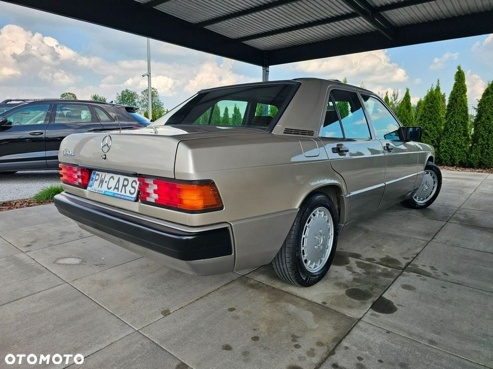 Mercedes-Benz W201 (190) - 3