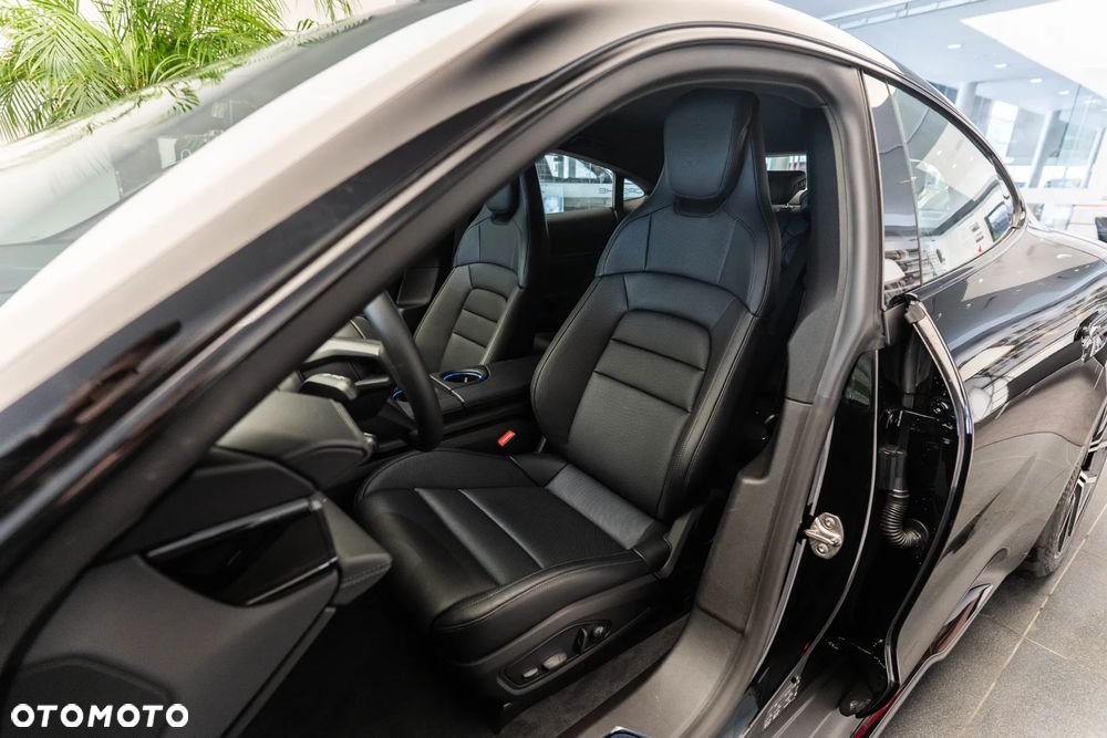 Porsche Taycan 105kWh Black Edition - 9