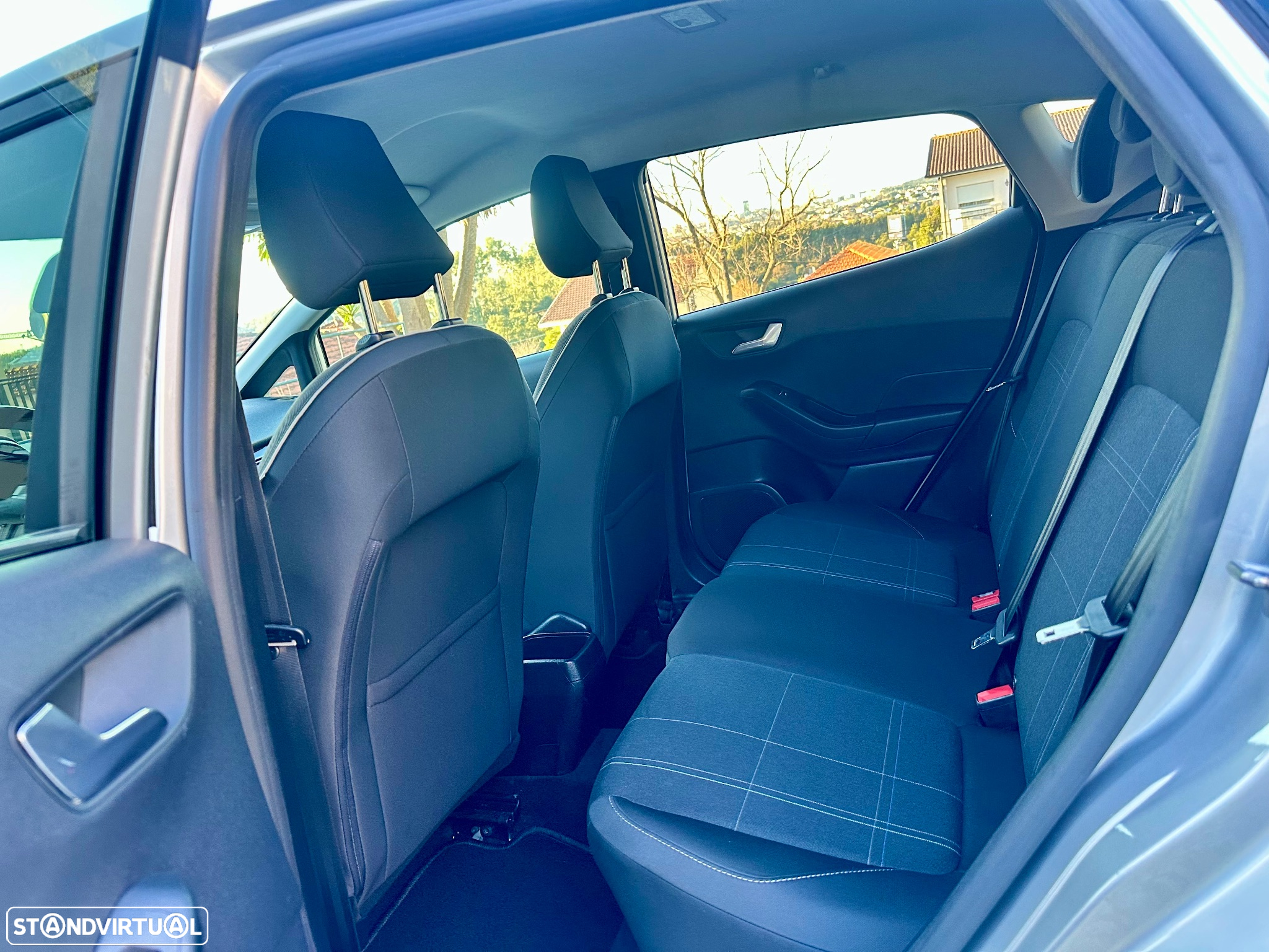 Ford Fiesta 1.5 TDCi Business - 22