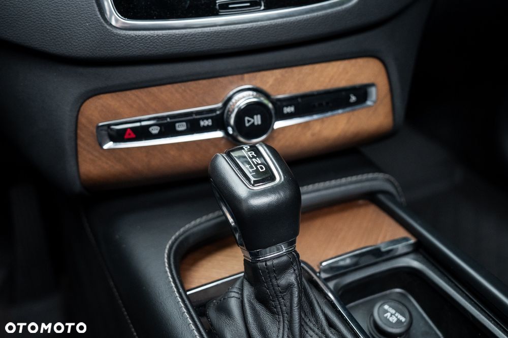 Volvo XC 90 T6 AWD Inscription 7os - 32