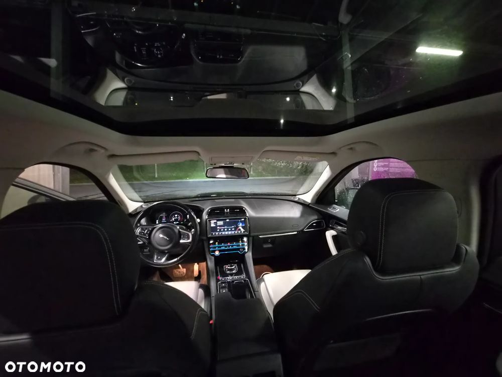 Jaguar F-Pace 3.0 V6 AWD R-Sport - 6
