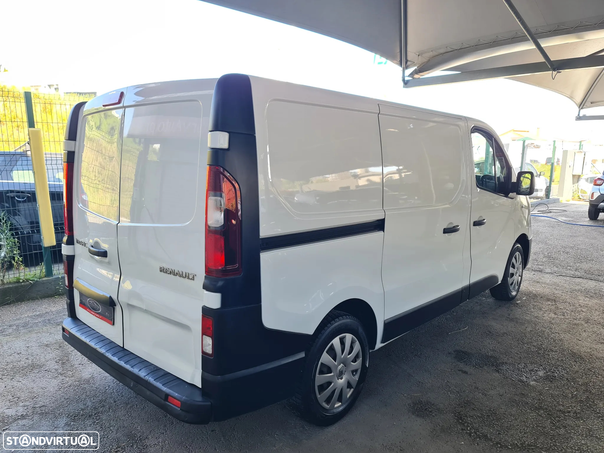 Renault TRAFIC 1.6 Dci 125CV * GPS/ AC/ IVA DEDUTÍVEL * - 7