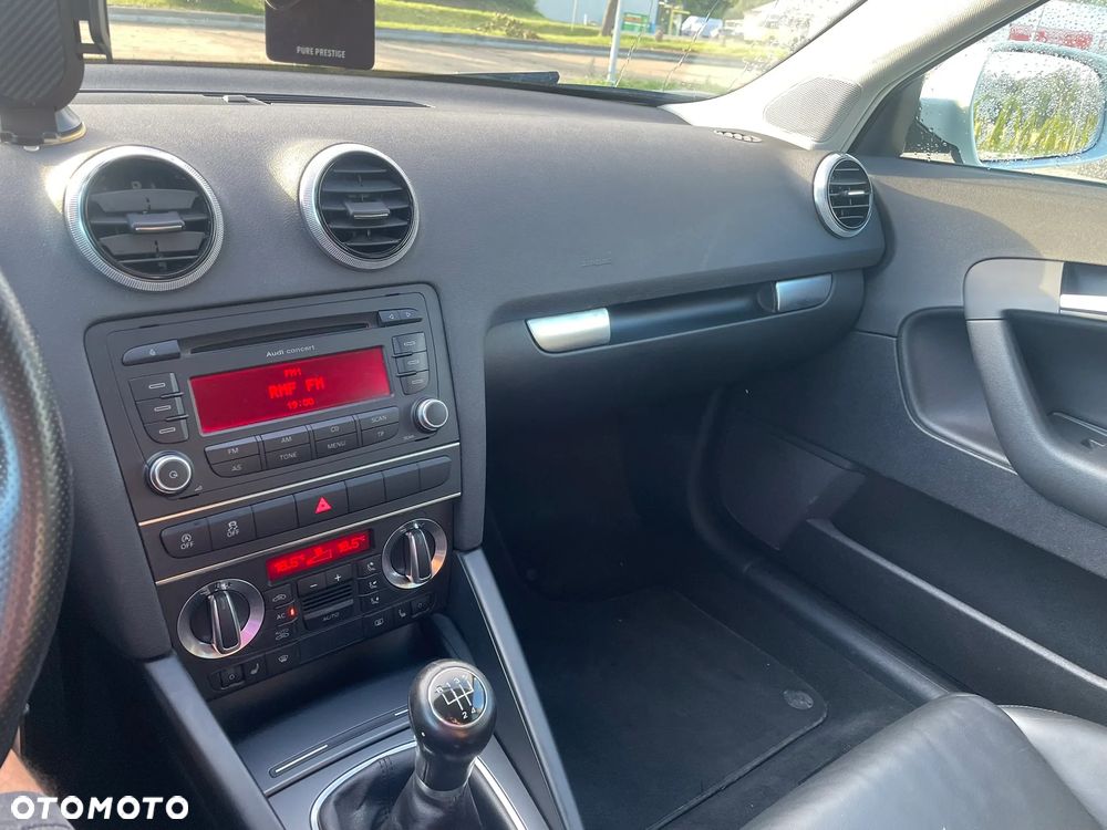 Audi A3 Sportback 1.6 TDI DPF Ambiente - 13