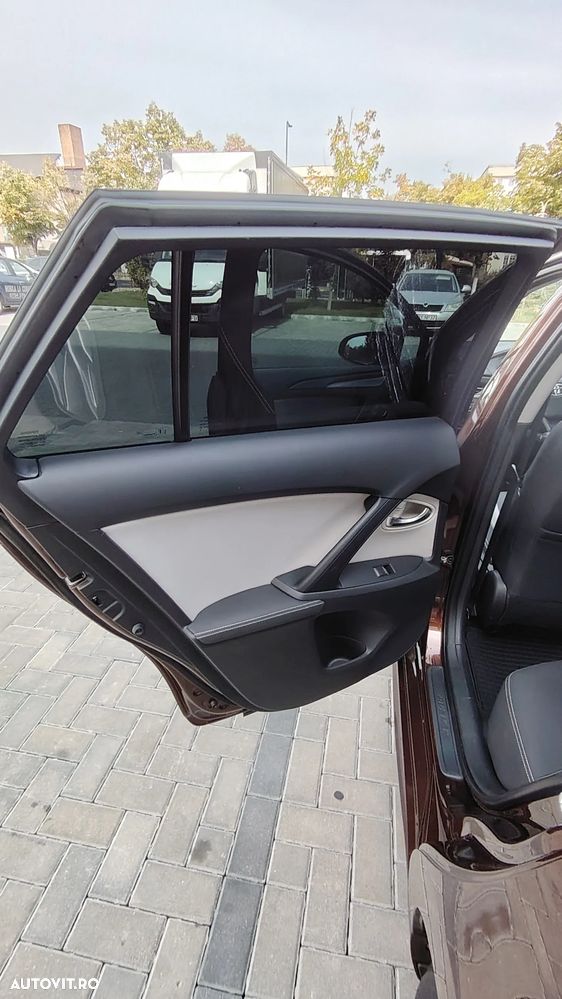 Toyota Avensis - 29